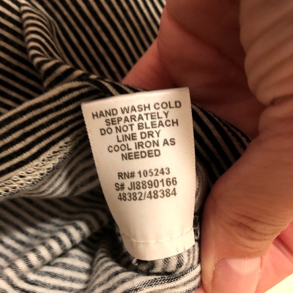 Black and White Striped Short Sleeve Crop Top - Picture 4 of 5